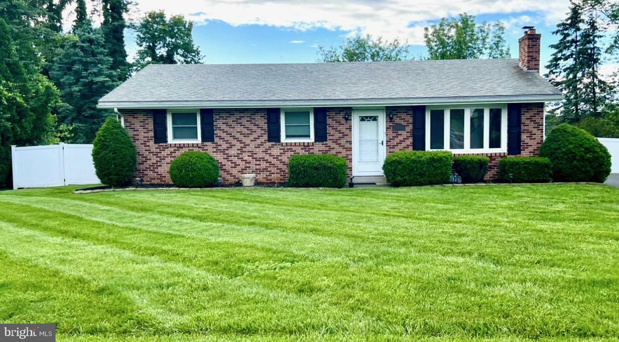 Property Photo: 490 Snyder Road PA 19605