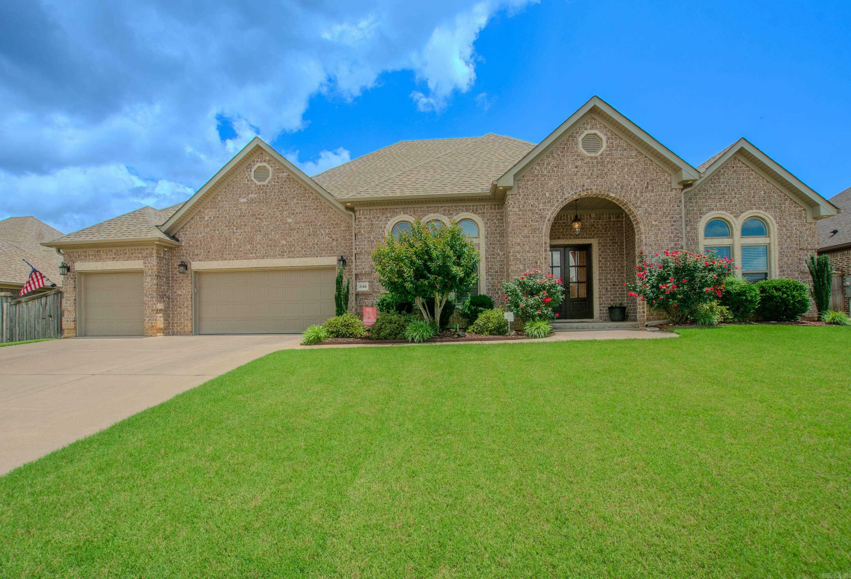 Property Photo: 2148 Avondale Drive AR 72019
