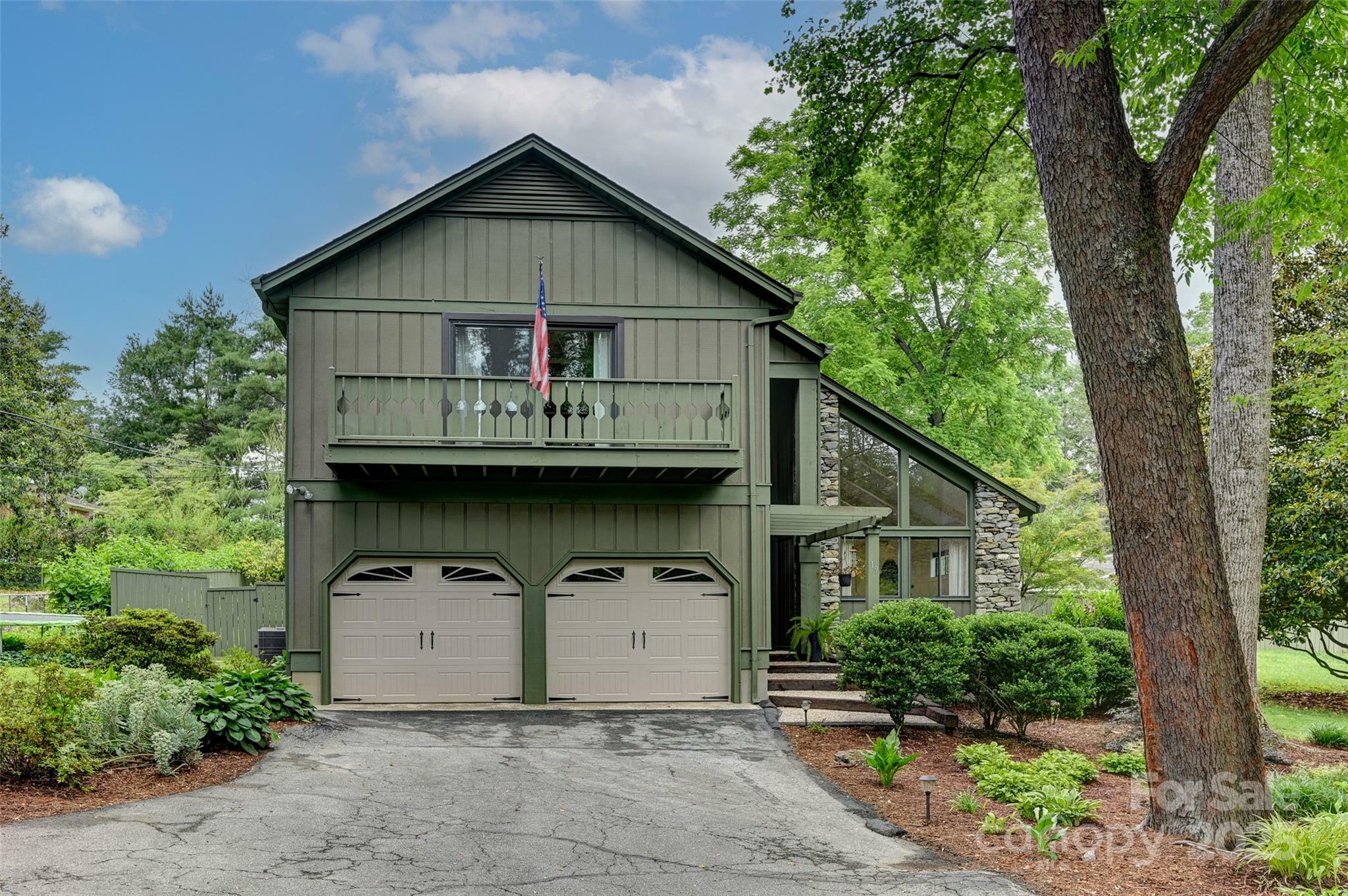 Property Photo: 19 Poplar Court NC 28792