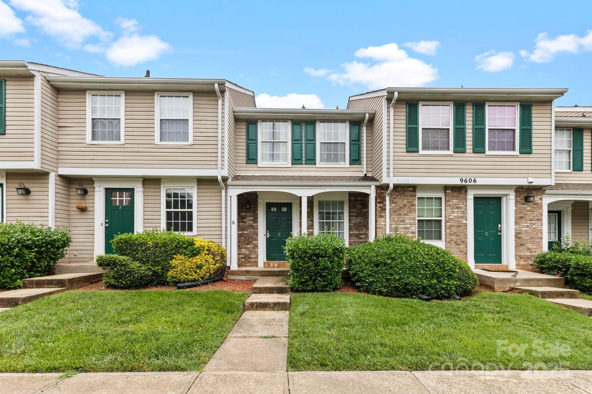 Property Photo: 9606 Vinca Circle NC 28213