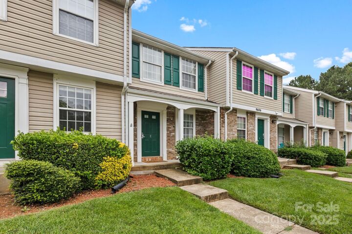 Property Photo: 9606 Vinca Circle NC 28213