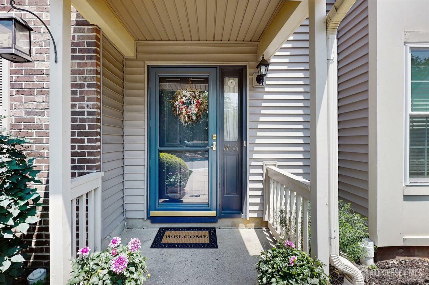 Property Photo:  1406 Locust Court  NJ 08852 