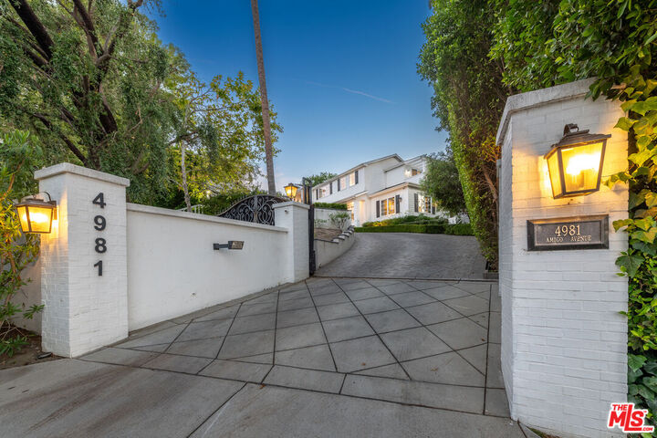 4981 Amigo Ave  Tarzana CA 91356 photo