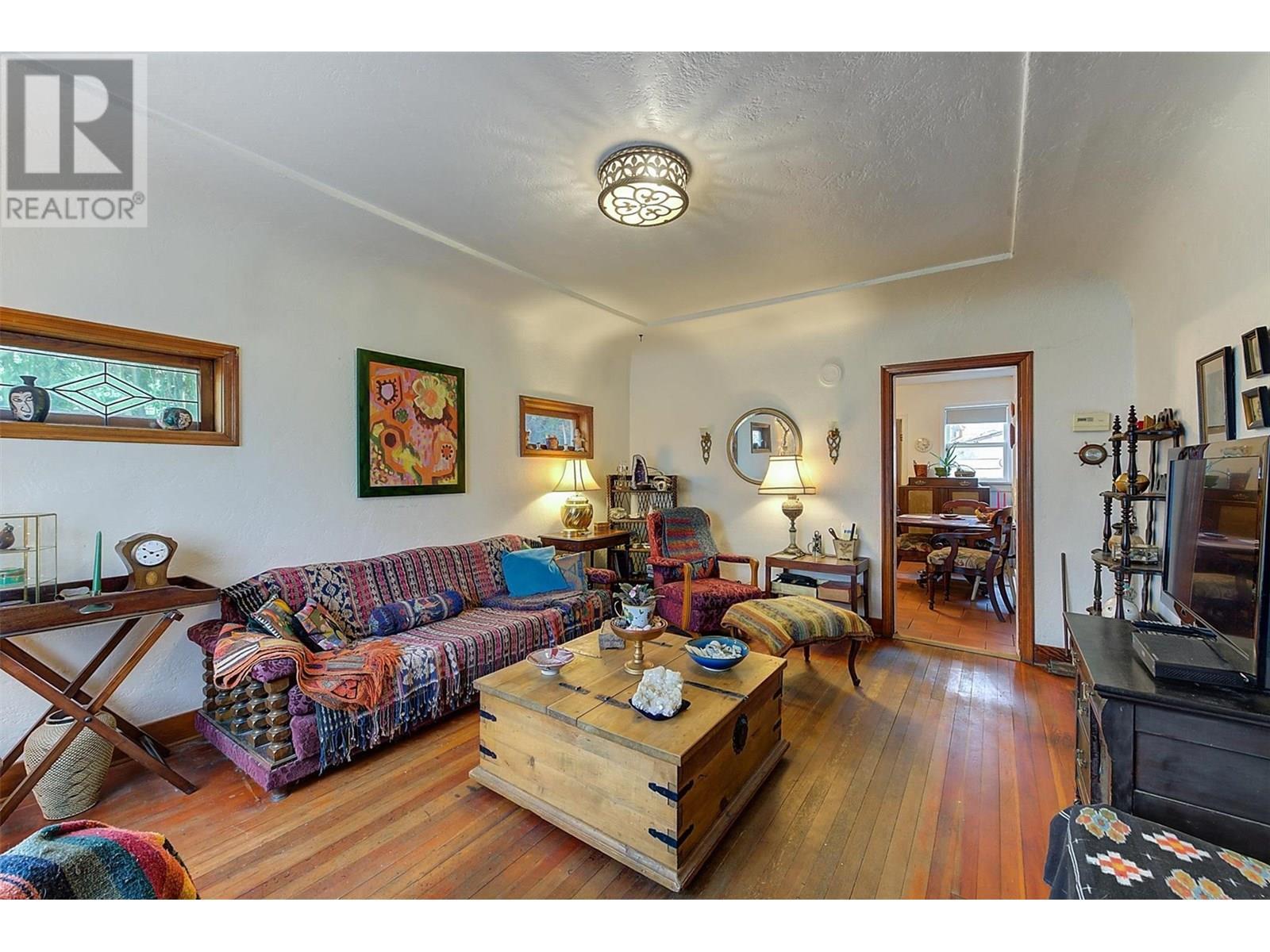 Property Photo: 866 Dehart Avenue BC V1X 7R8
