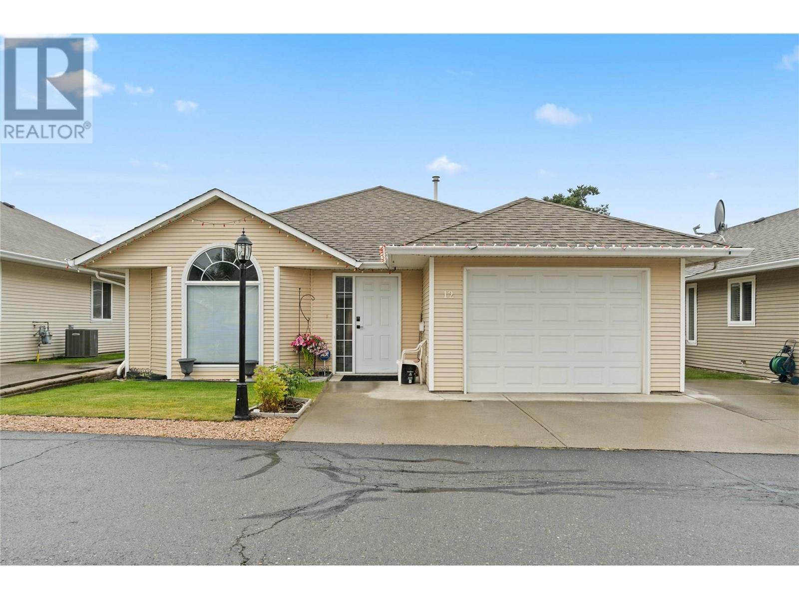 723 Singh Street 12  Kamloops BC V2B 5C5 photo