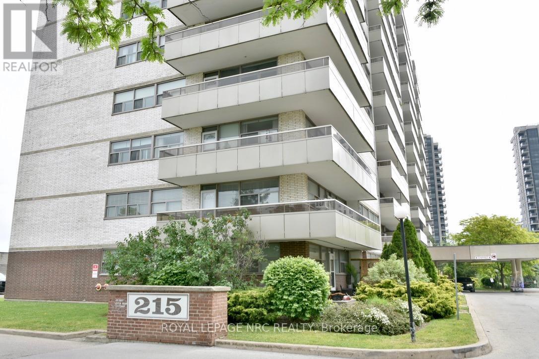 Property Photo: 215 Glenridge Avenue 810 ON L2T 3J7