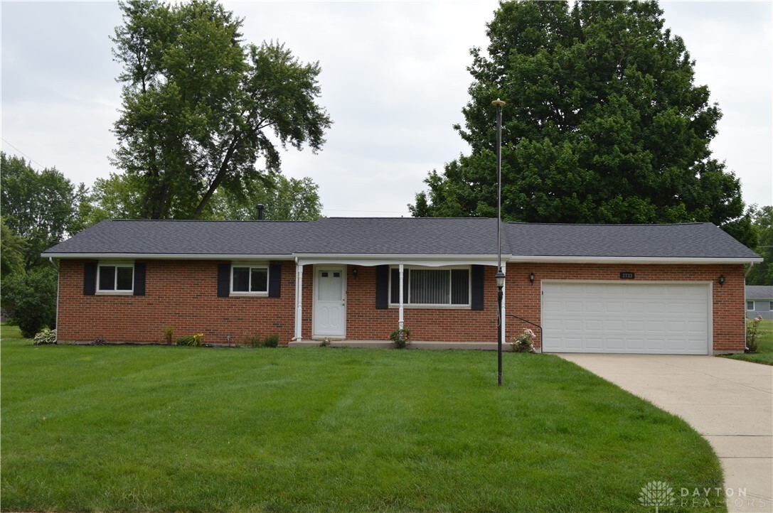 Property Photo:  2733 Rosewood Drive  OH 45373 