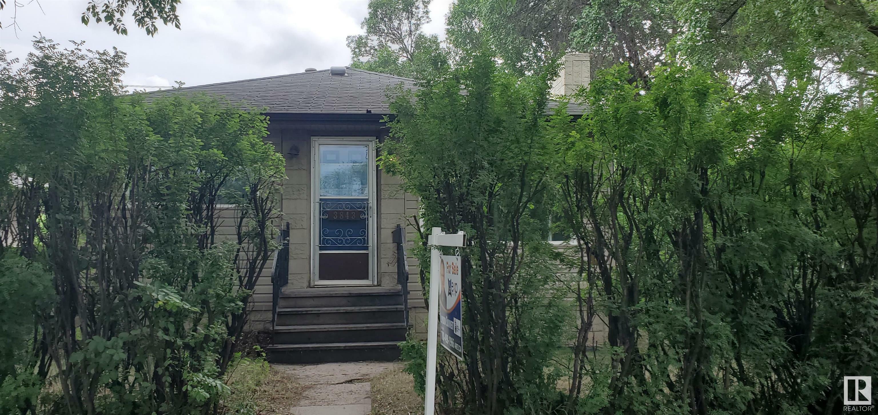 3848 114 Avenue NW  Edmonton AB T5W 0S7 photo