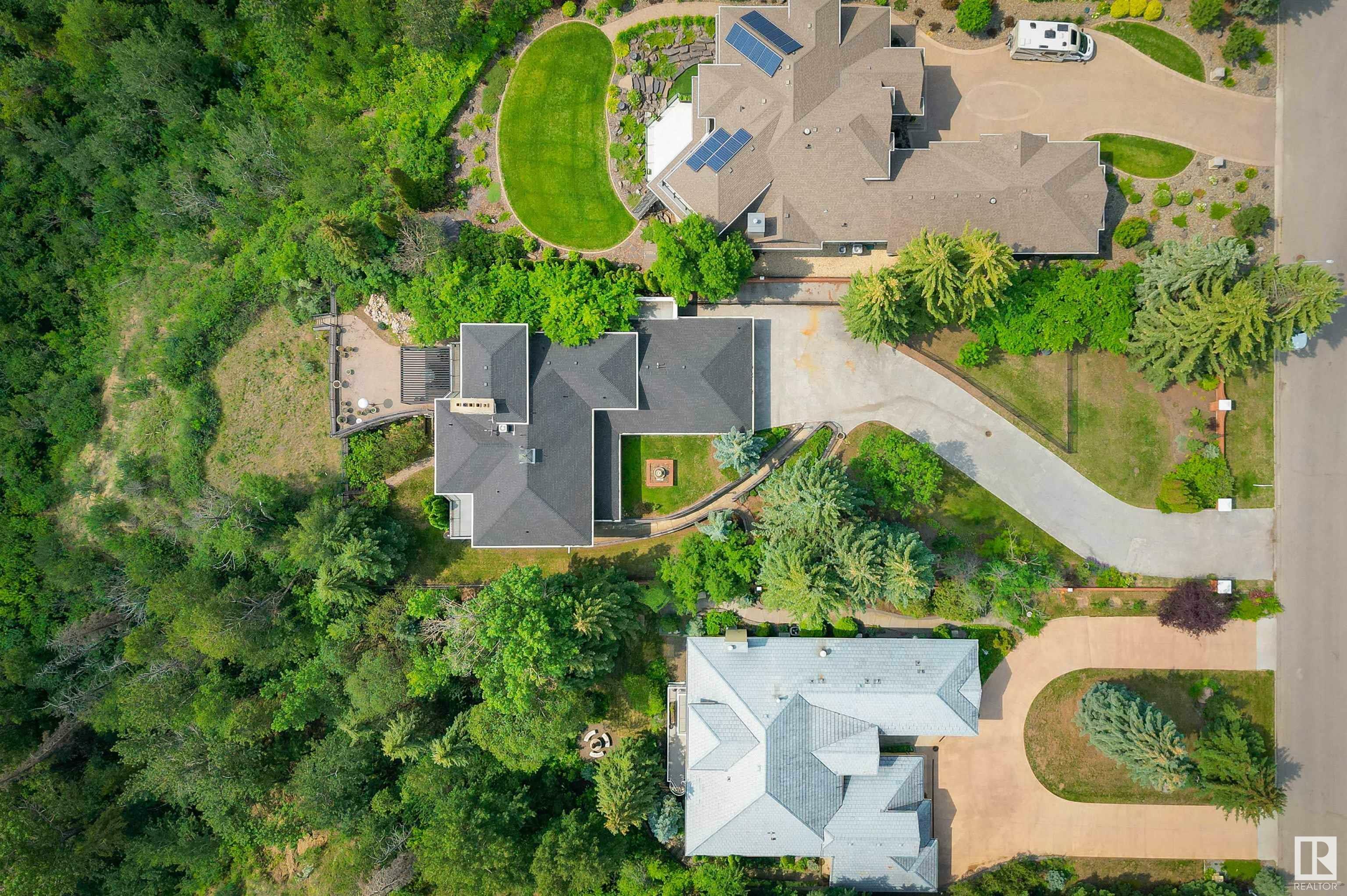 179 Quesnell Crescent NW  Edmonton AB T5R 5P1 photo