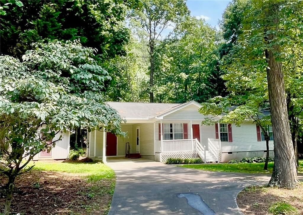 Property Photo: 1161 Gardner Springs Road SE GA 30103