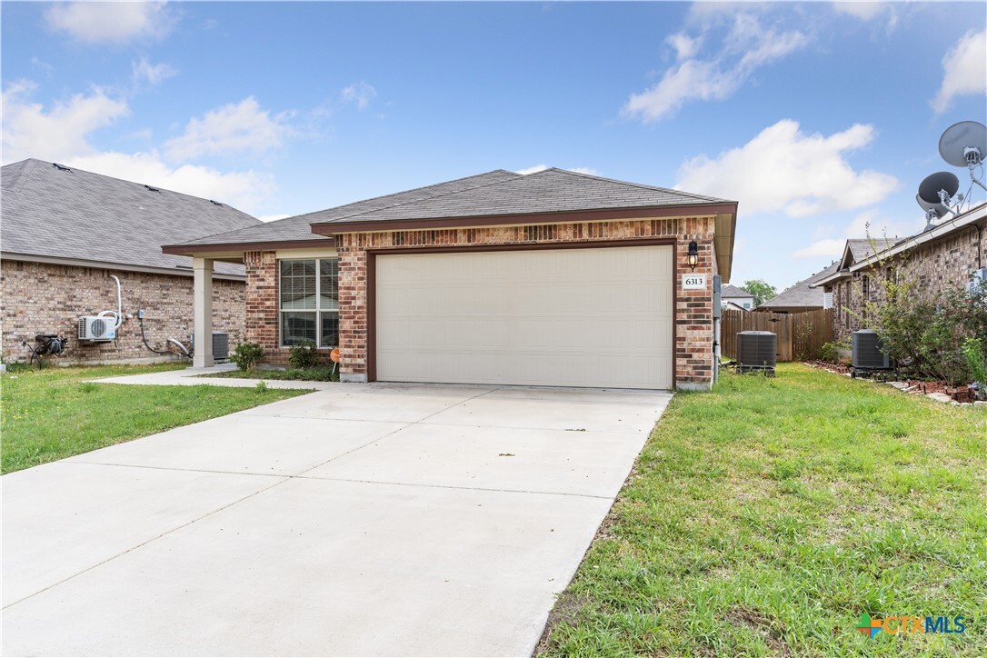 Property Photo: 6313 Dorothy Muree Drive TX 76502
