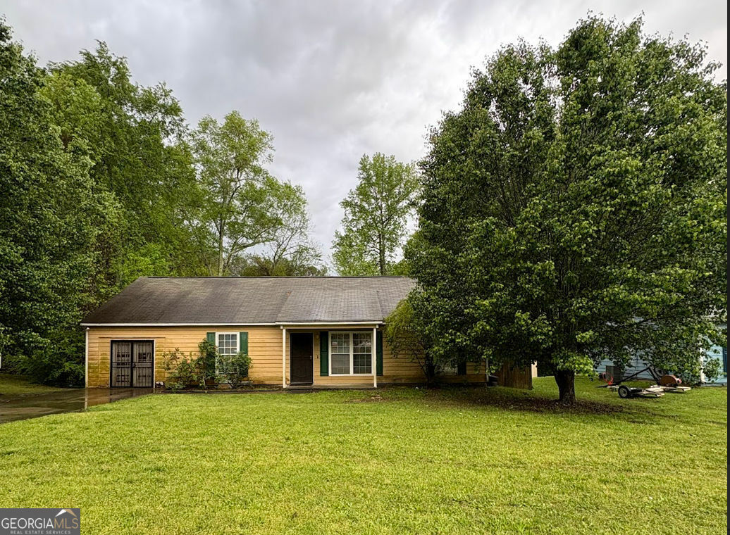Property Photo: 3040 Garnet Way GA 30349
