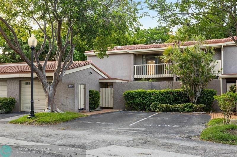 Property Photo: 2305 Saint Andrews Rd 129 FL 33021
