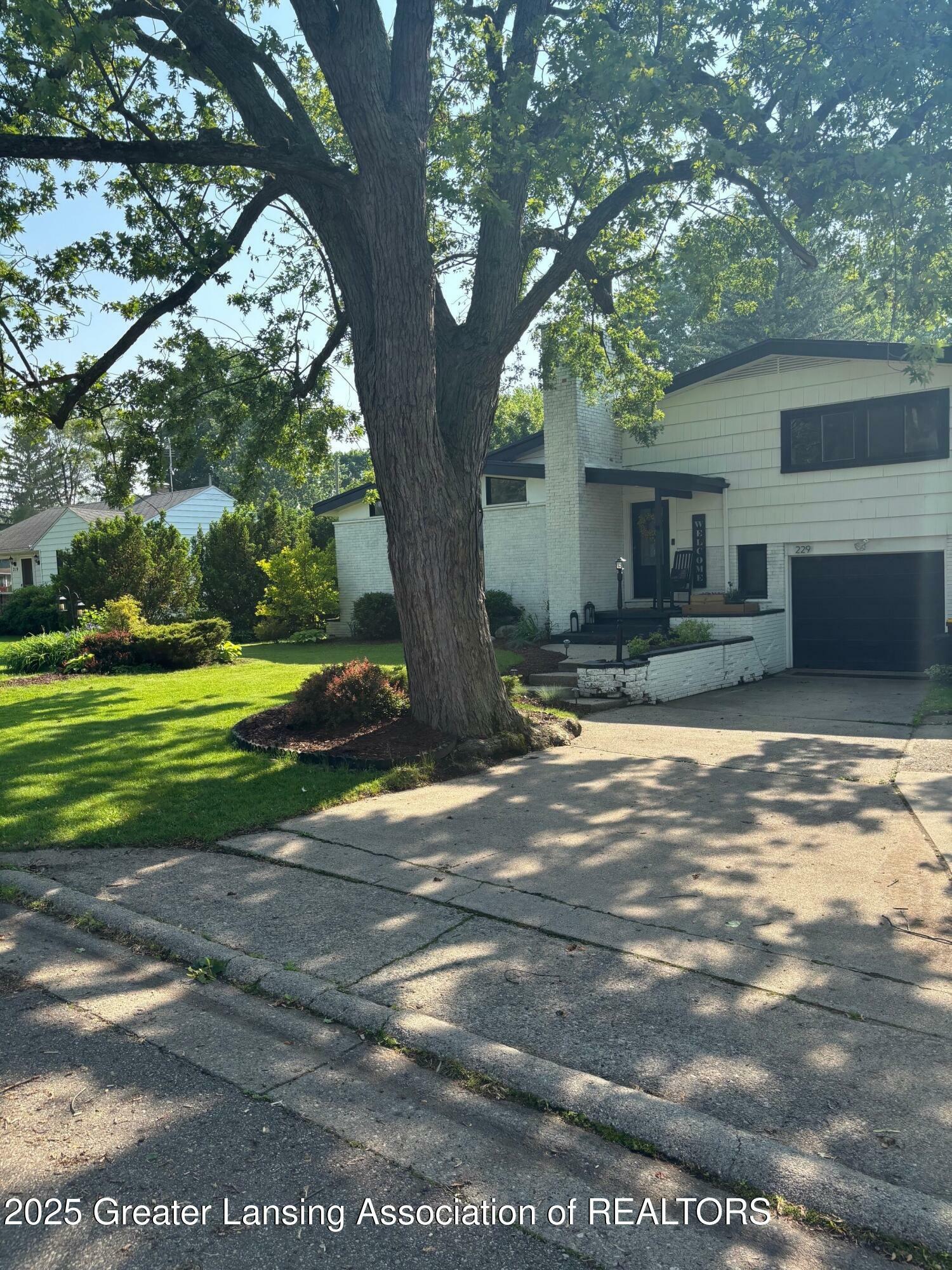 Property Photo: 229 Julian Avenue MI 48917