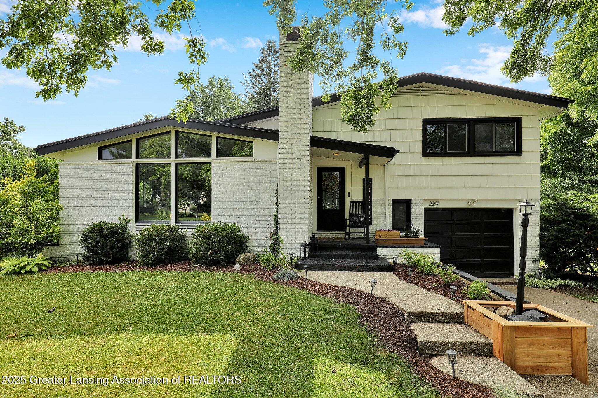 Property Photo: 229 Julian Avenue MI 48917