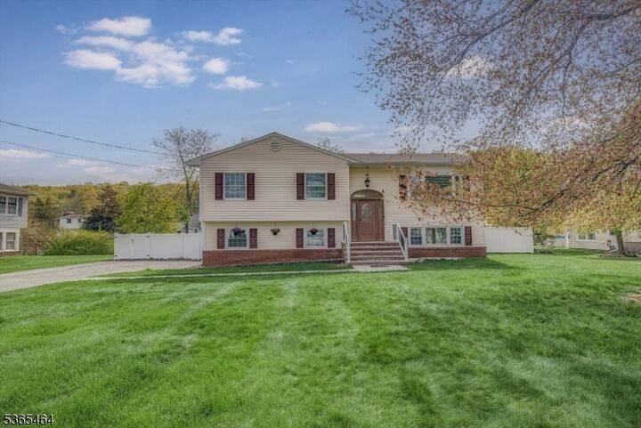 10 Longview Rd  Andover Twp. NJ 07860 photo