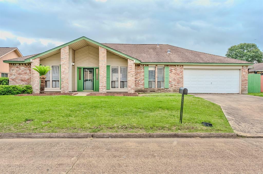 Property Photo: 3920 Blackberry Lane TX 77642