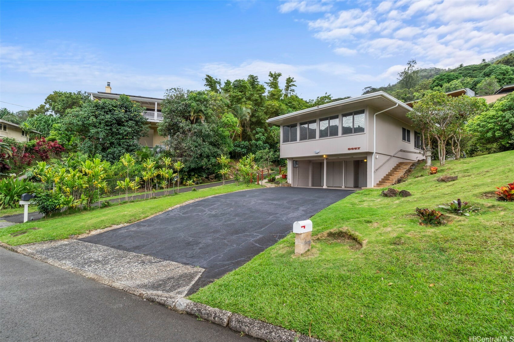 3657 Woodlawn Drive  Honolulu HI 96822 photo