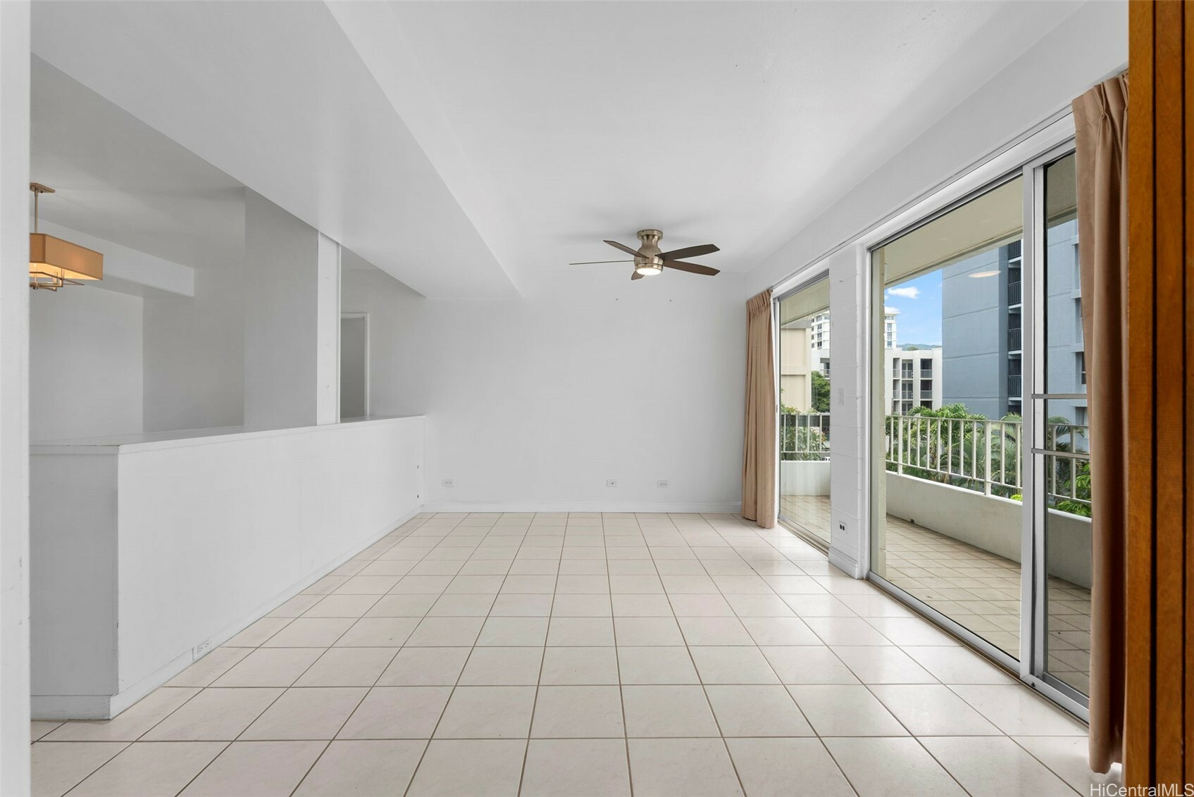 Property Photo:  1425 Punahou Street 404  HI 96822 