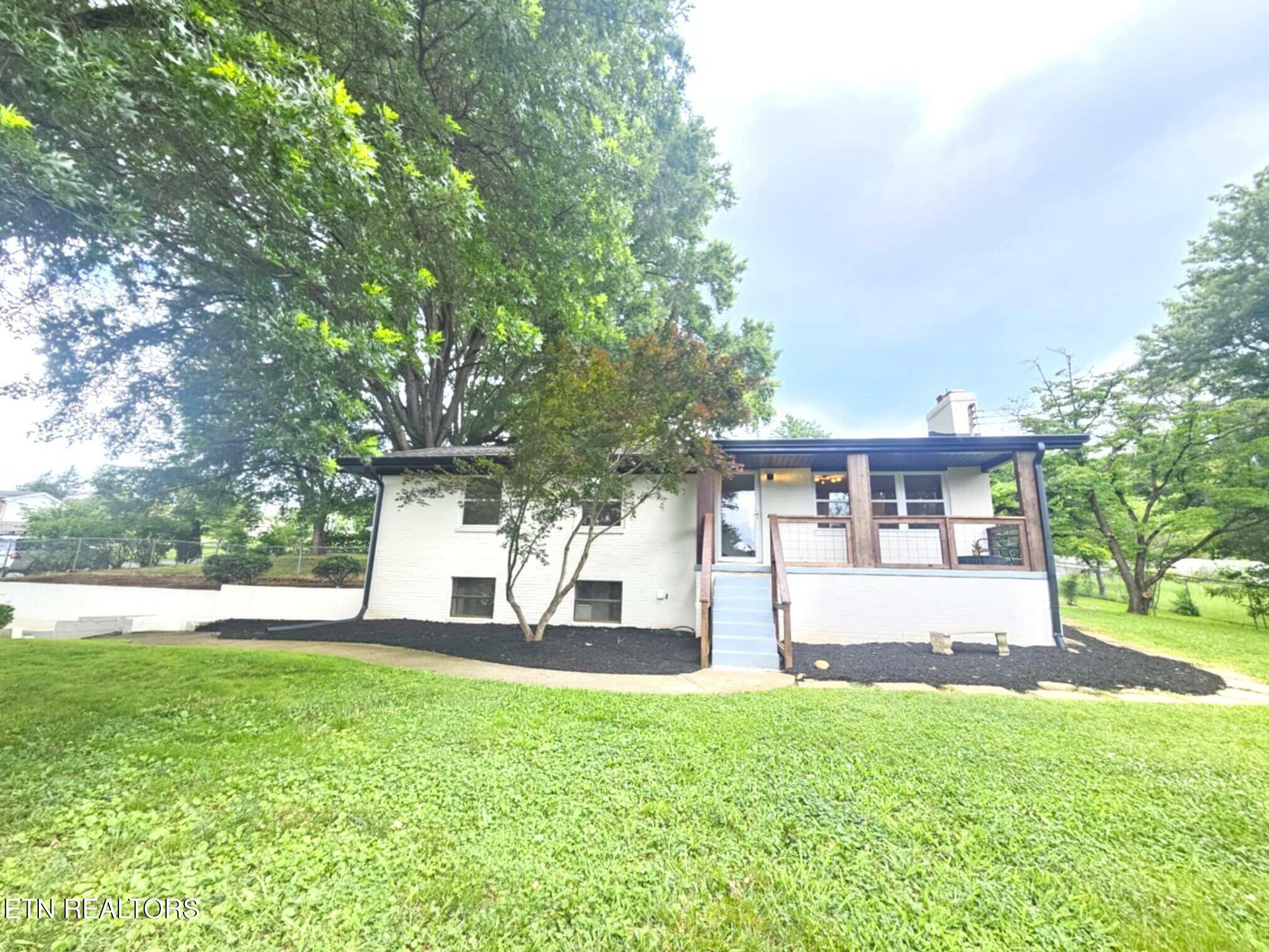 Property Photo: 5501 Parker Drive TN 37924