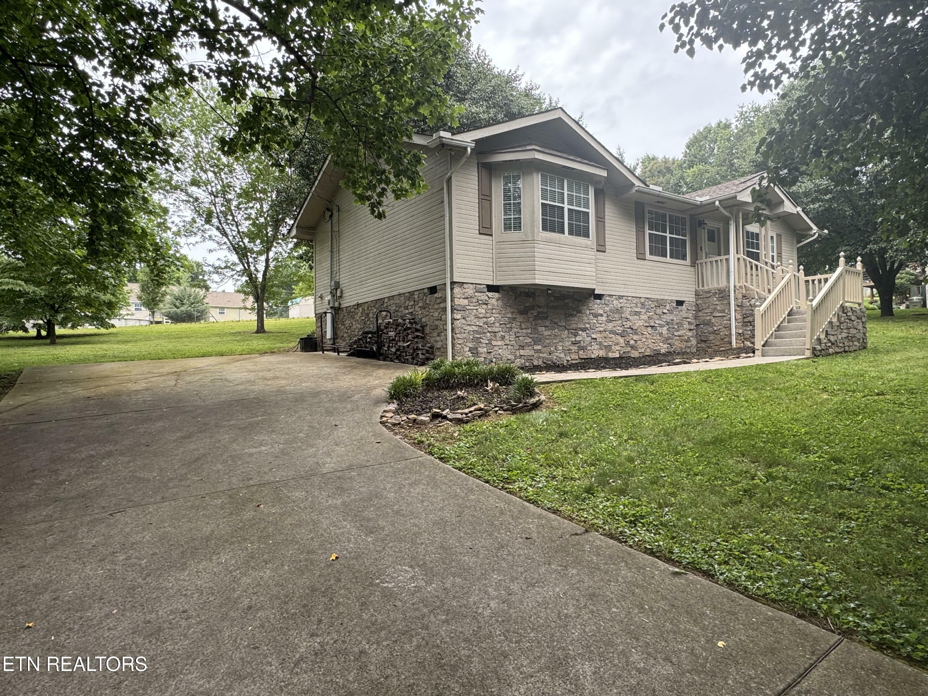 Property Photo: 603 Water Oak Drive TN 37865
