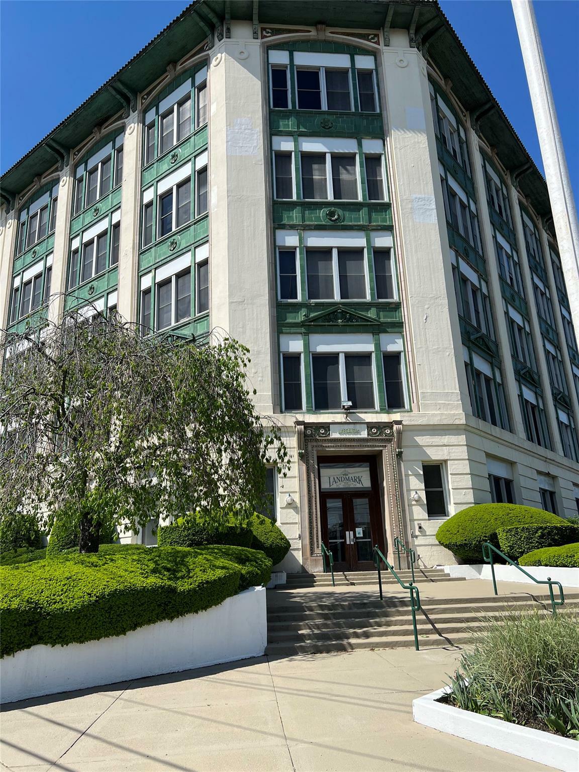 Property Photo:  1 Landmark, #225 Square 225  NY 10573 