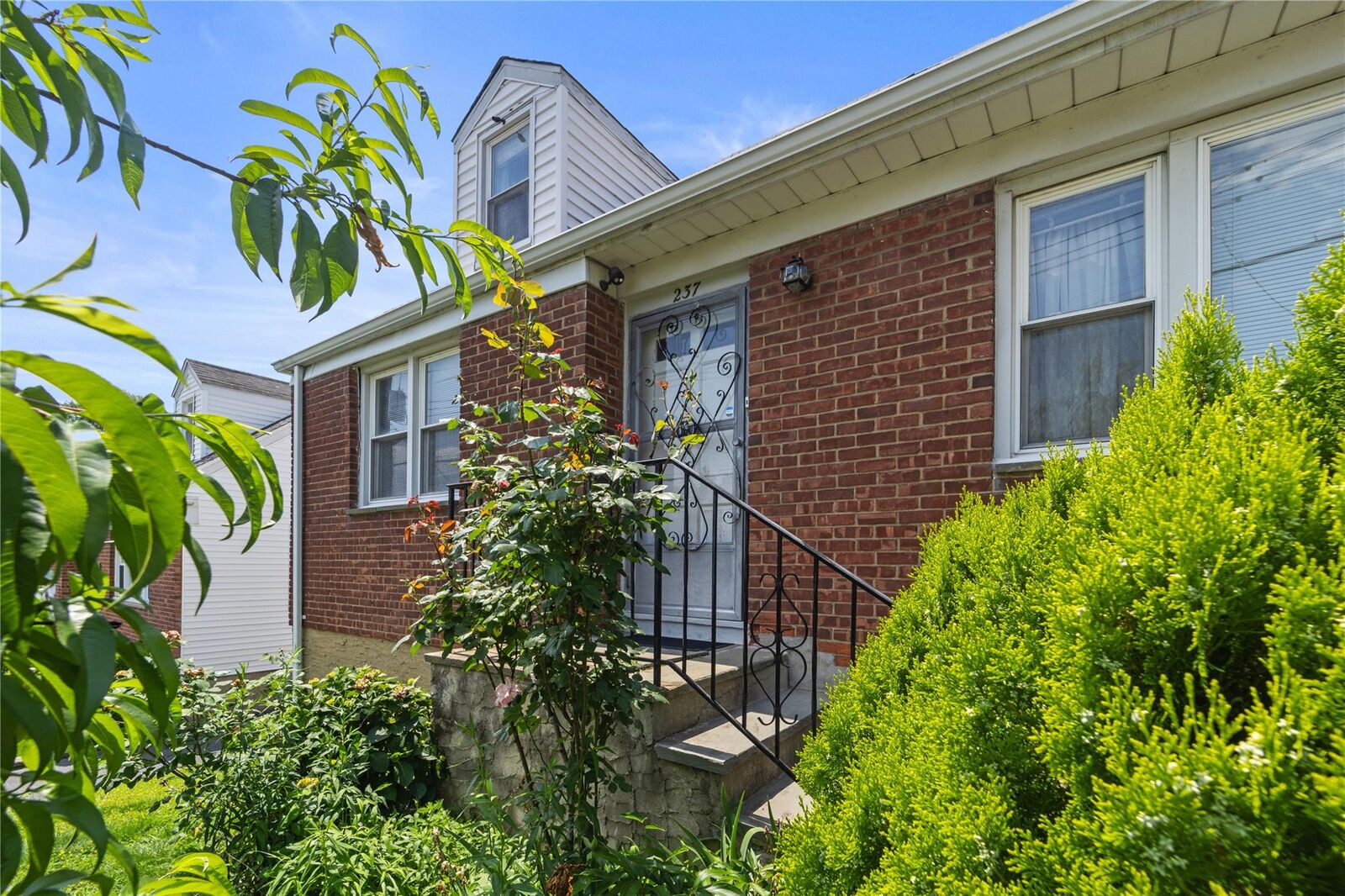 Property Photo:  237 Woodland Avenue  NY 10703 