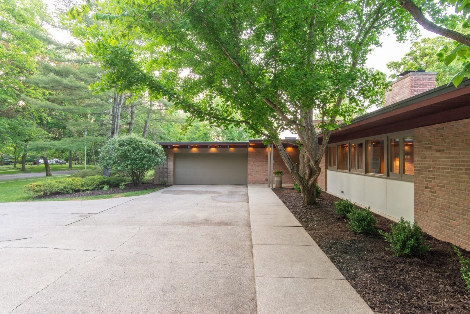 Property Photo:  3900 Valley  MI 48640 