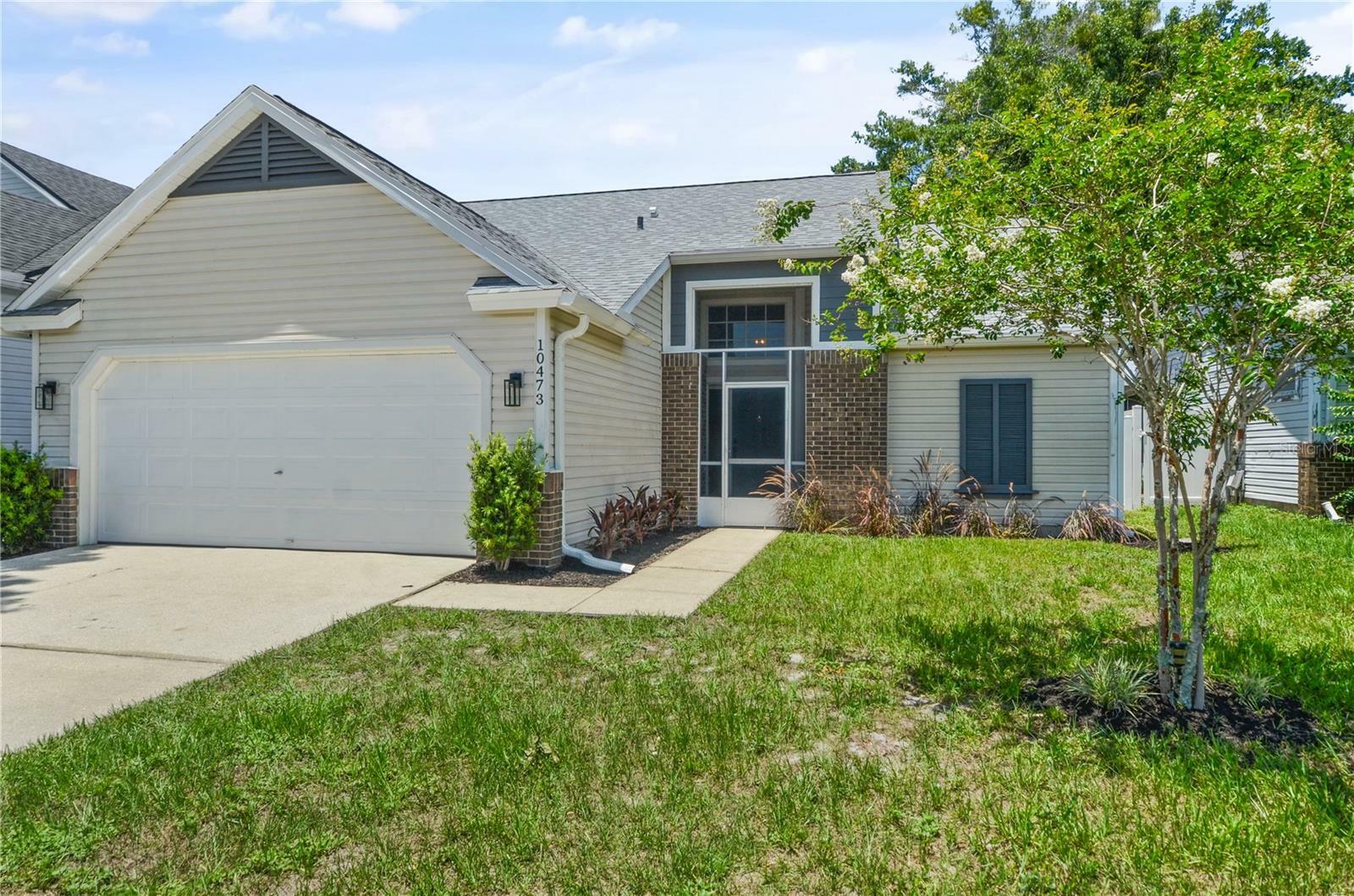 Property Photo: 10473 Glassborough Drive FL 32825