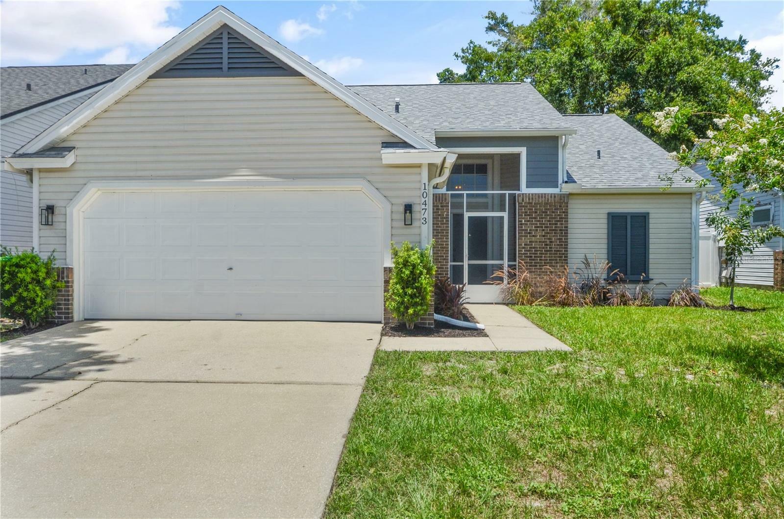 Property Photo: 10473 Glassborough Drive FL 32825