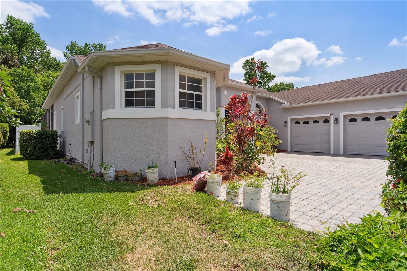 Property Photo: 1542 Wescott Loop FL 32708