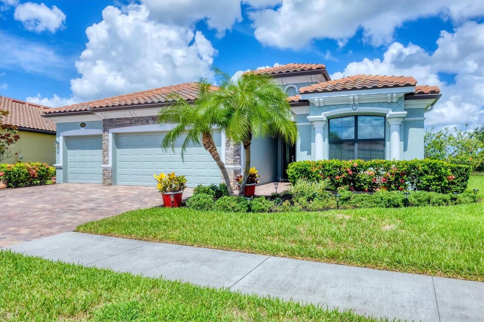 Property Photo:  20235 Granlago Drive  FL 34293 