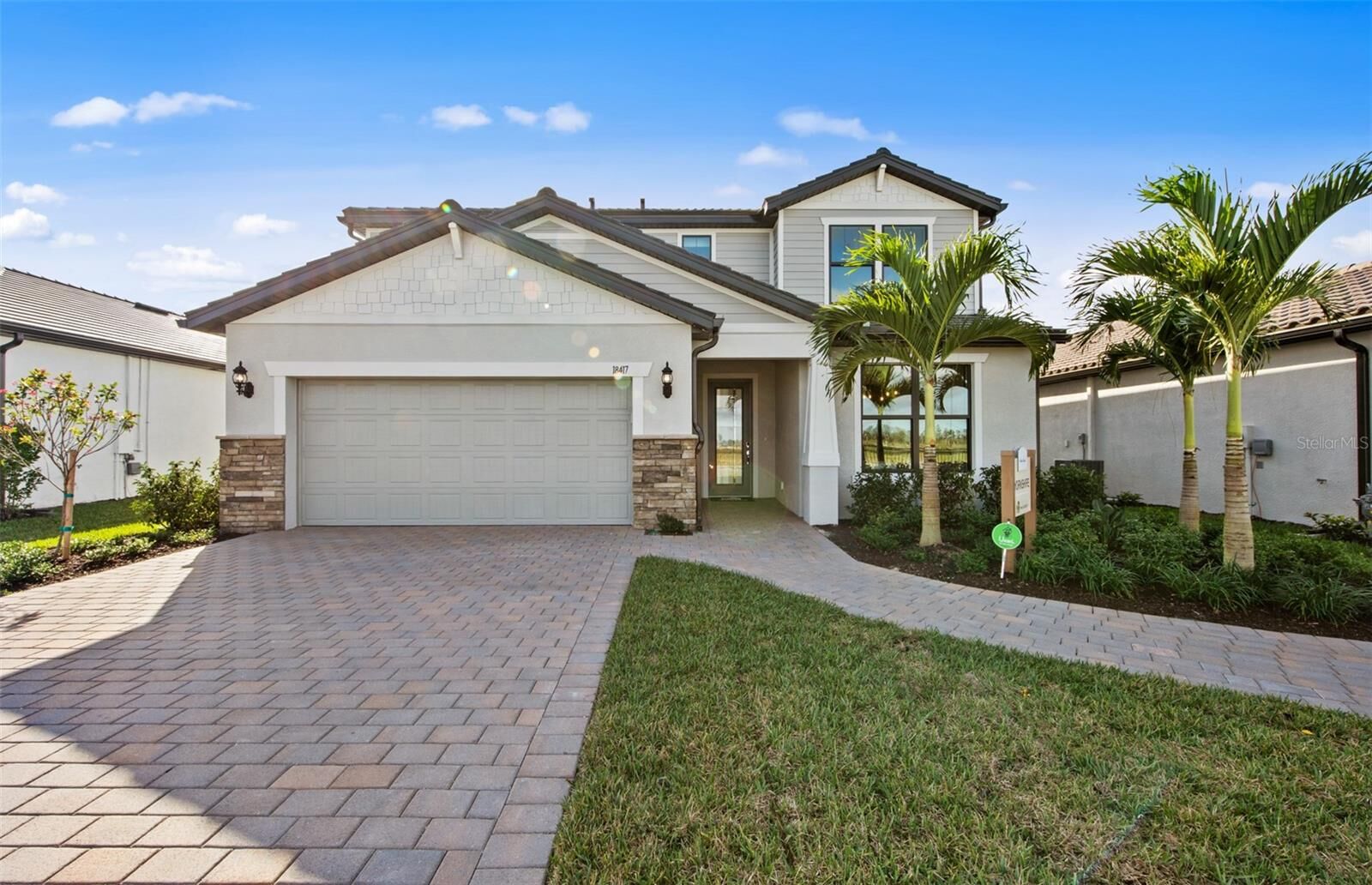 Property Photo: 16423 Sapphire Point Drive FL 34211