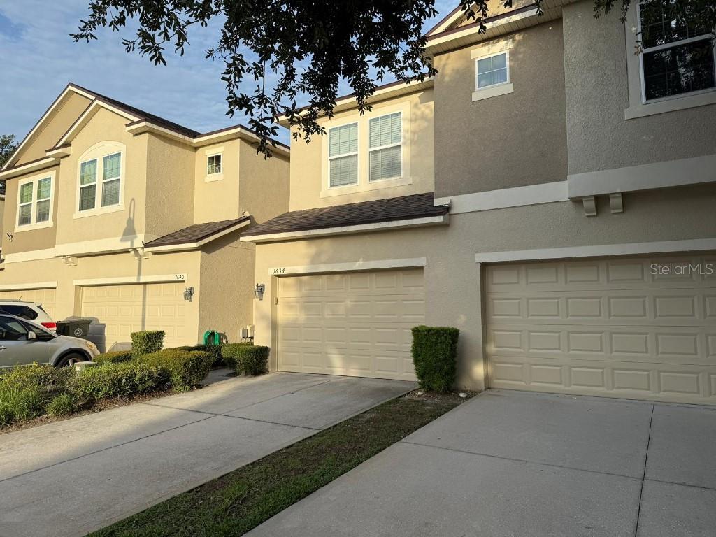 Property Photo: 1634 Plumeria Place FL 32765