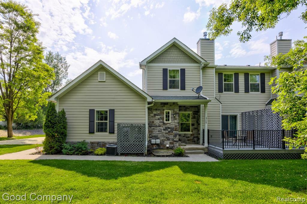 1724 Barrington Court  Lake Orion MI 48360 1328 photo