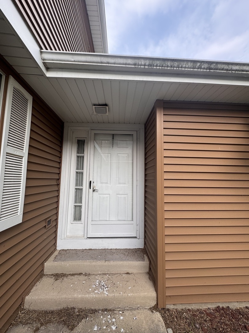 Property Photo: 1327 Andover Drive Andover Drive 1327 IL 60504
