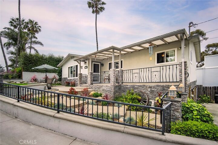 Property Photo:  1413 Avenida De La Estrella  CA 92672 