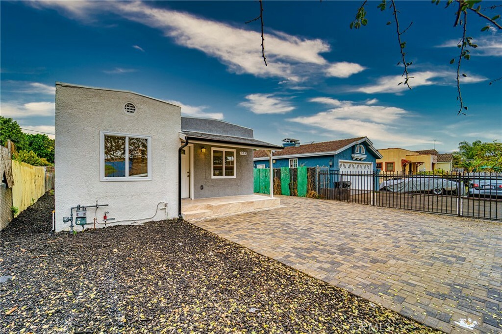 Property Photo: 323 E 93rd Street CA 90003