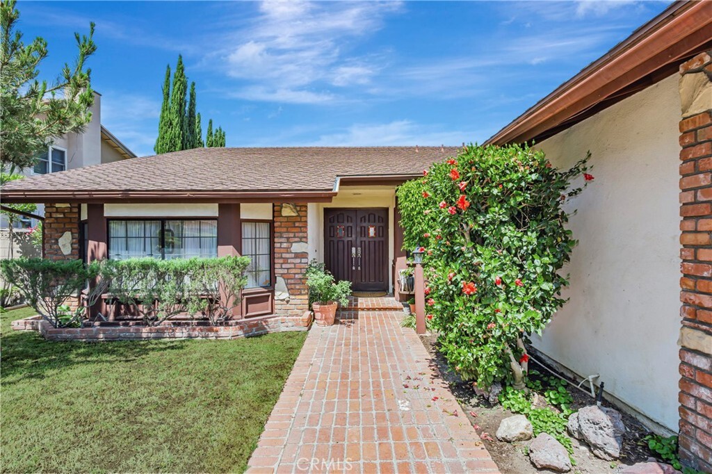 Property Photo: 9939 Hanna Avenue CA 91311