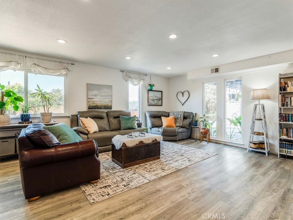 Property Photo:  748 Woodland Drive  CA 93402 