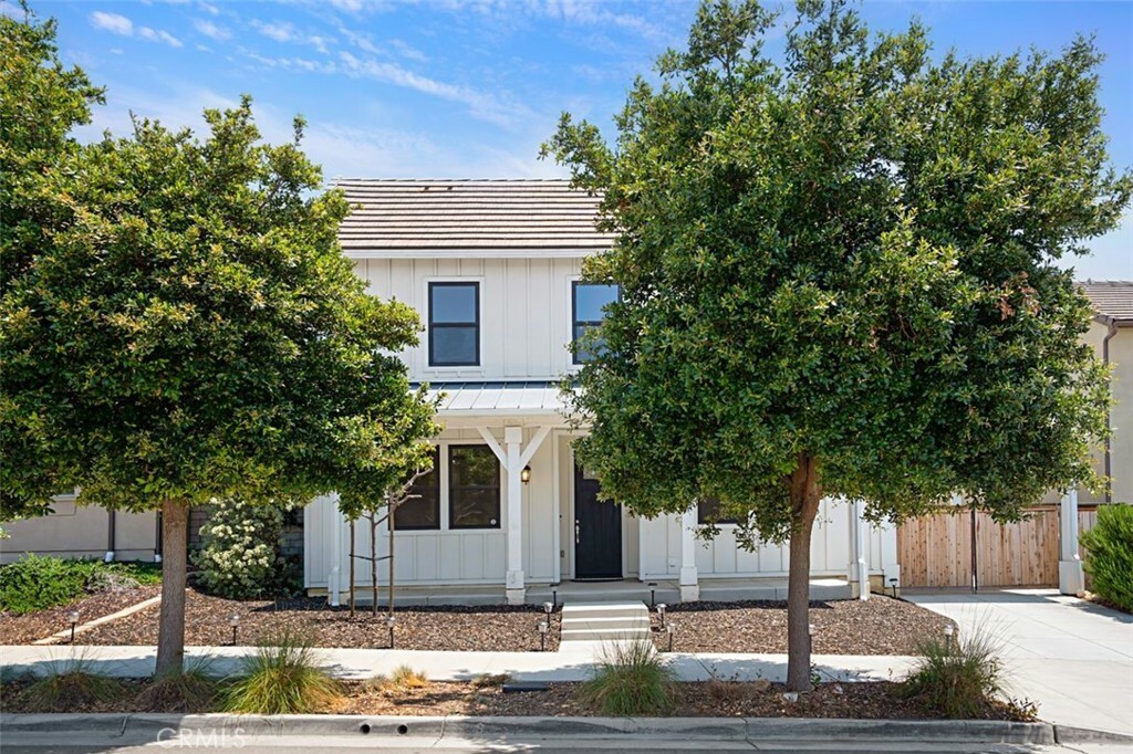 Property Photo: 62 Los Altos Street CA 93004