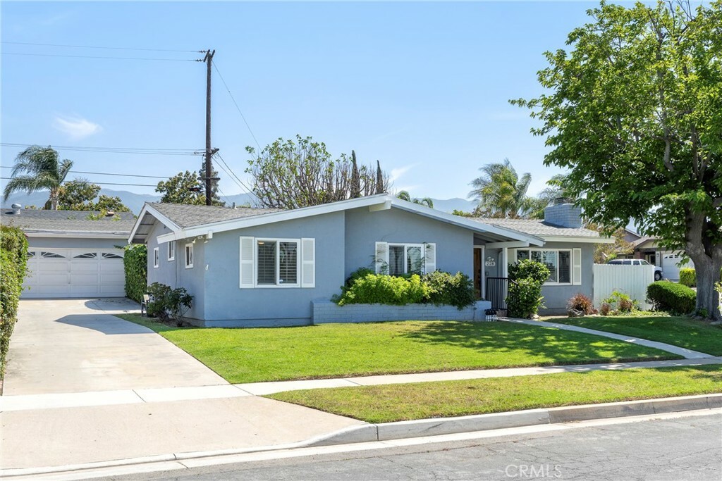 Property Photo: 228 W Old Mill CA 92882