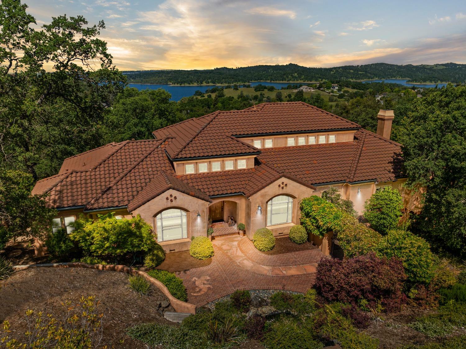 Property Photo: 881 Villa Del Sol CA 95762