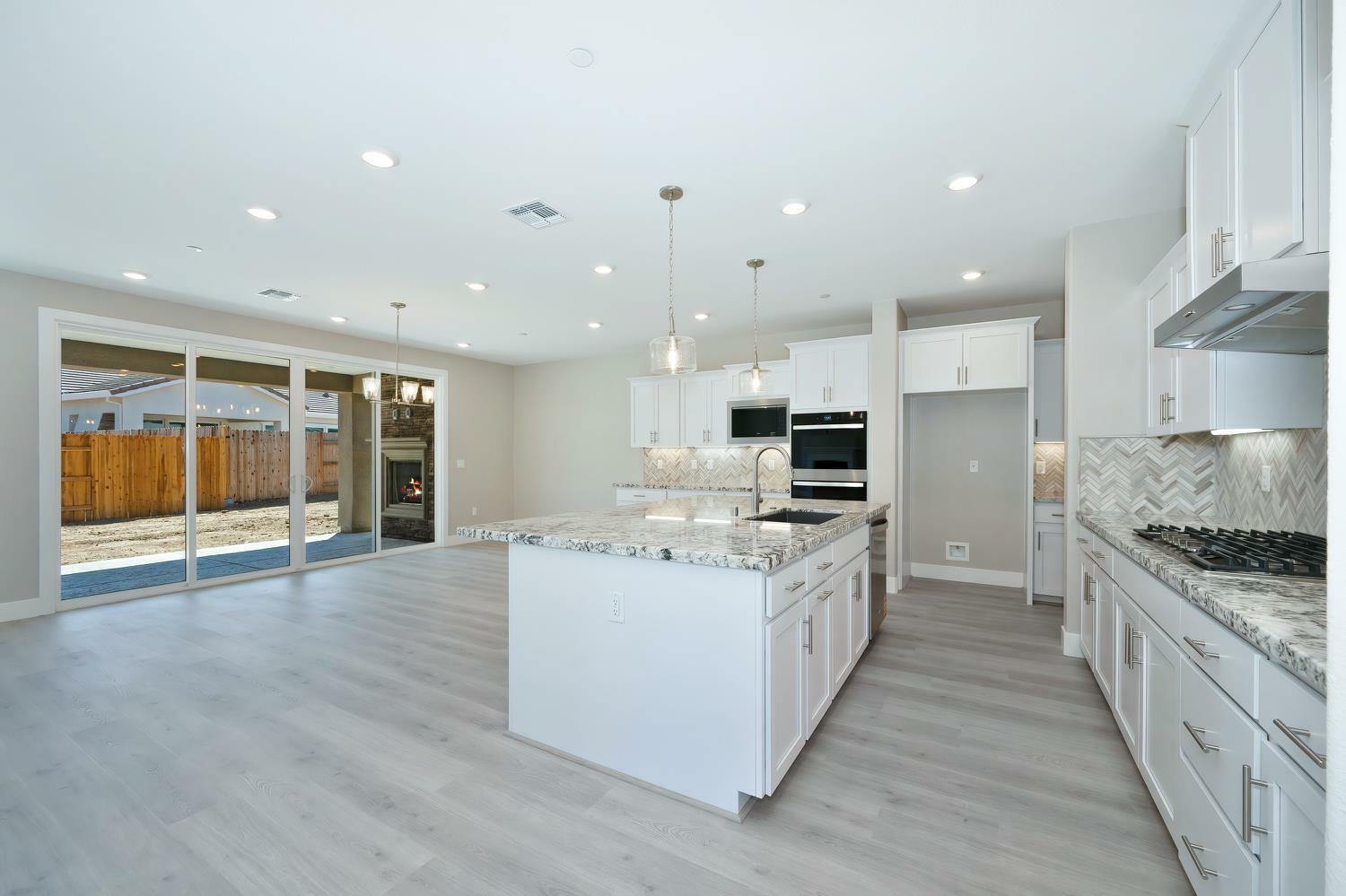 Property Photo: 301 Bee Balm Court CA 95747