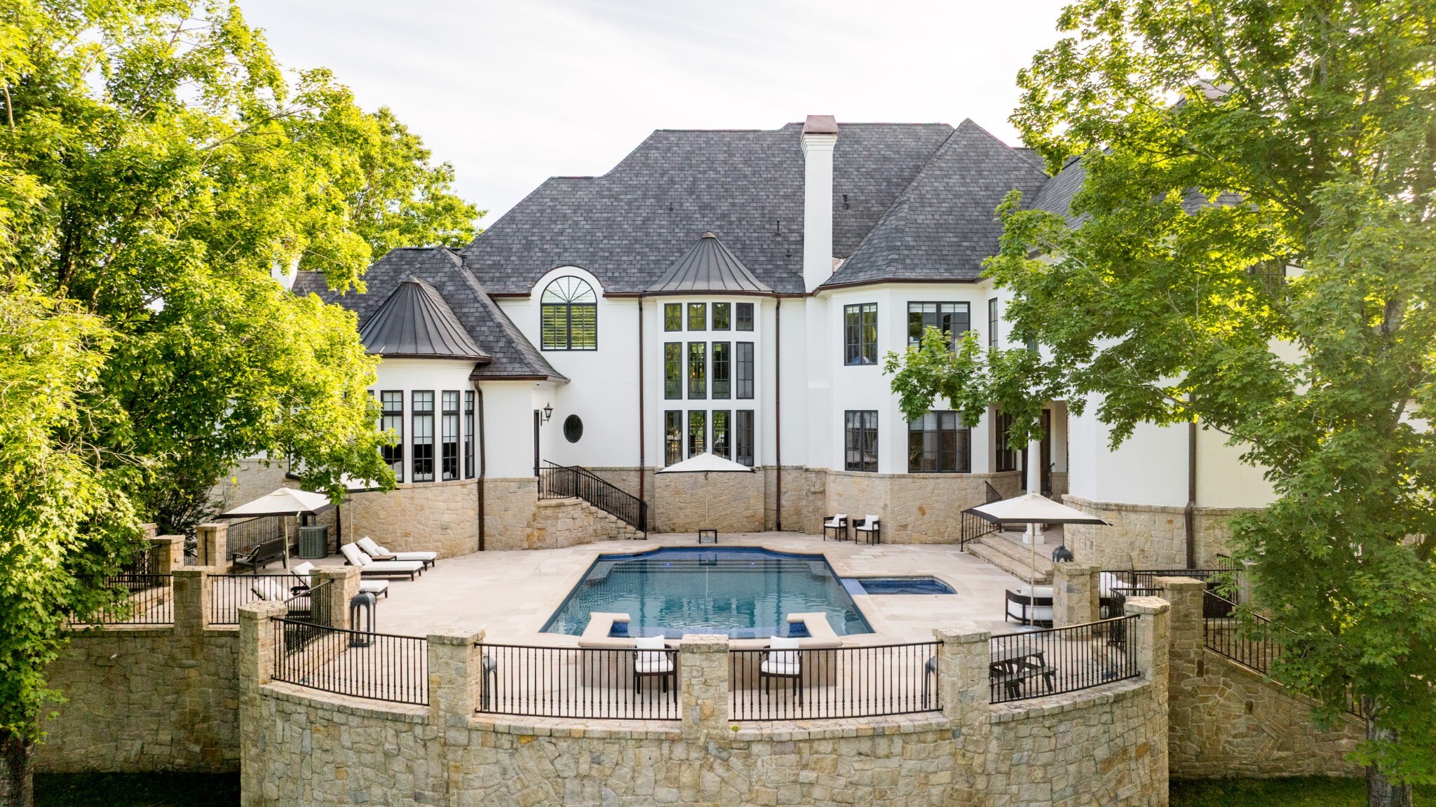 Property Photo: 2410 Hidden River Ln TN 37069