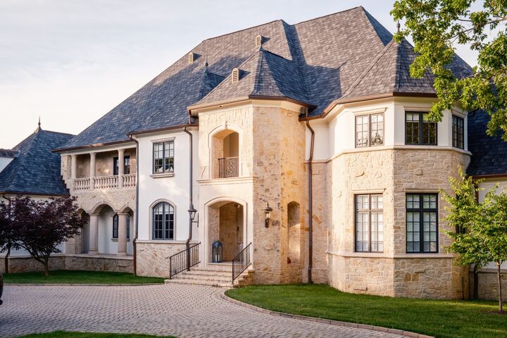 Property Photo: 2410 Hidden River Ln TN 37069