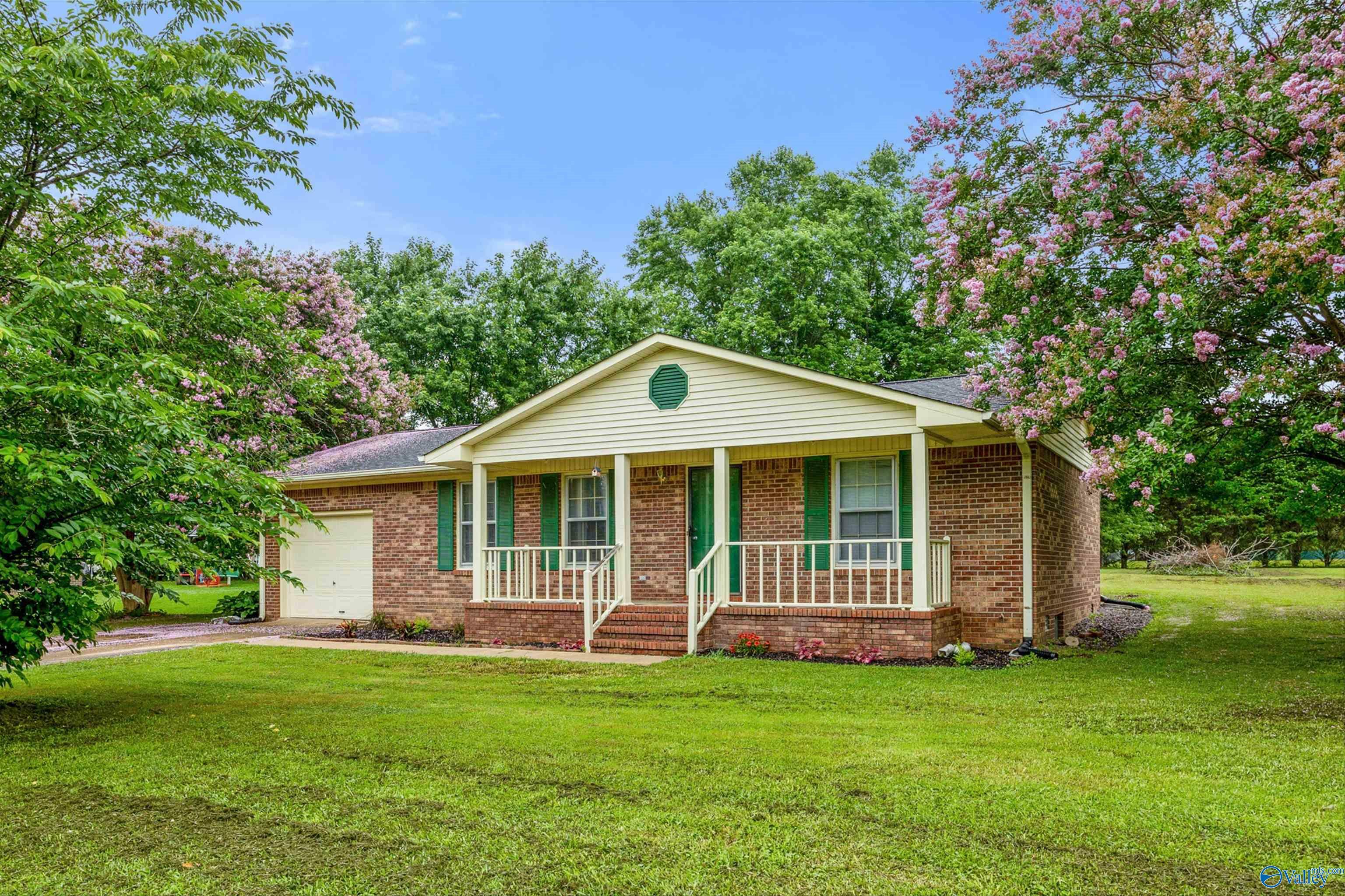 Property Photo: 21319 Nelson Lane AL 35614