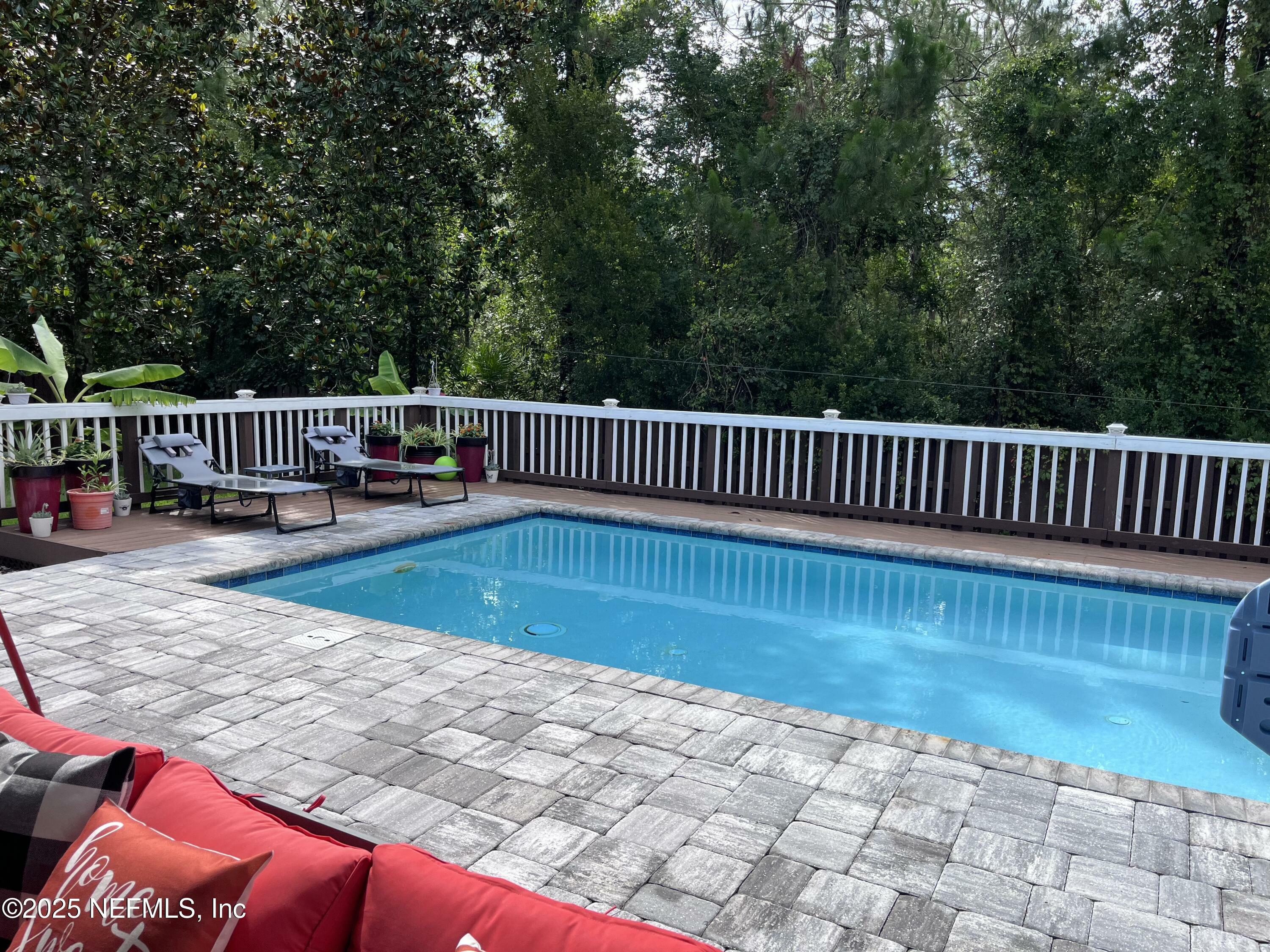 Property Photo: 132 N Atherley Road FL 32092