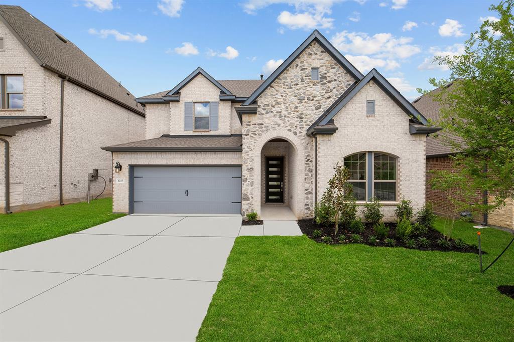 Property Photo: 6217 Escarpment Drive TX 76112