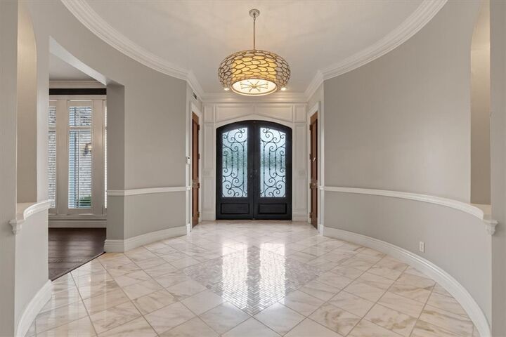 Property Photo:  1 W Colonial Drive  AR 72758